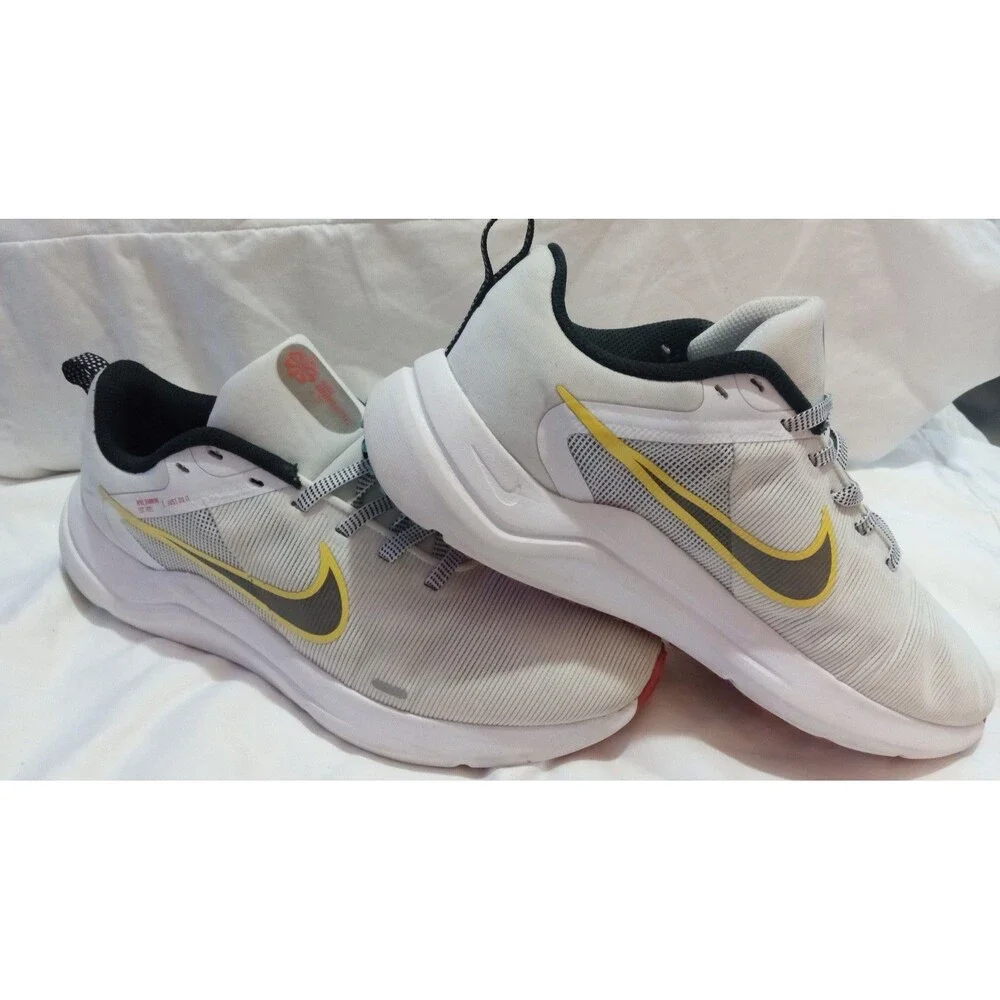 Nike Women’s Running Shoes – Size 8